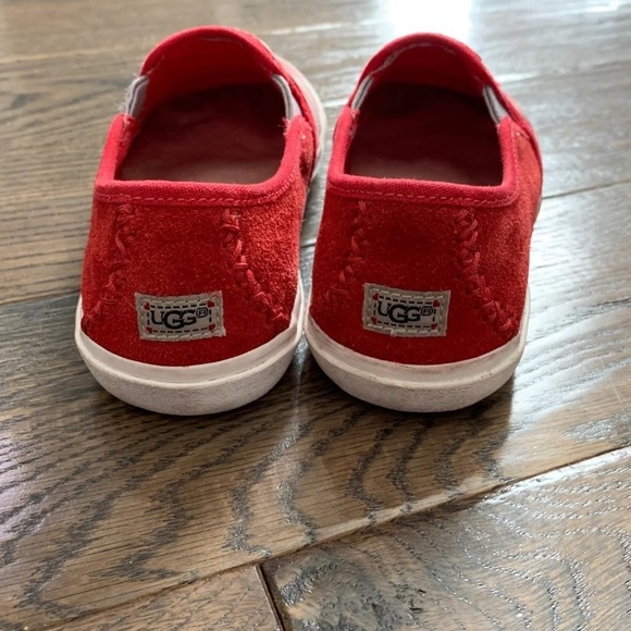 UGG special edition Girls sneakers size 1 - Picture 4 of 4